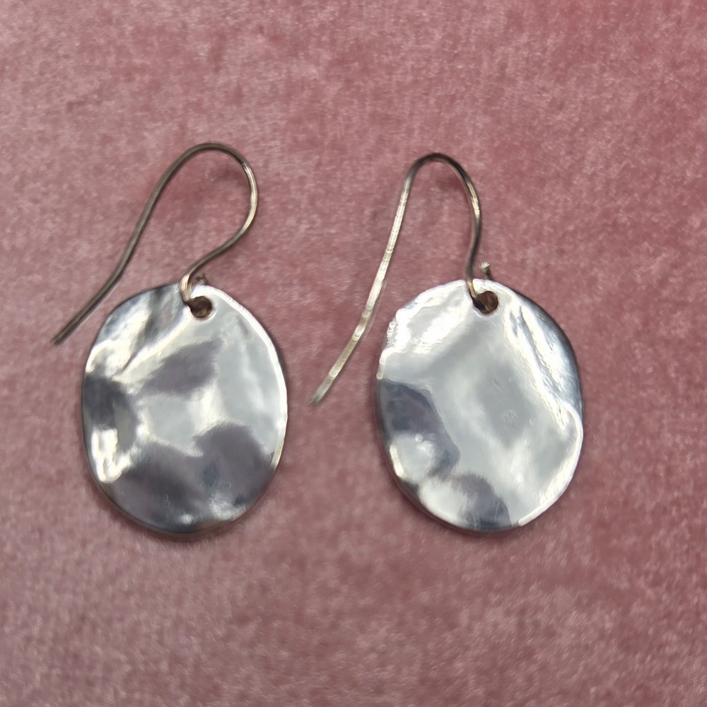 Vintage Style Textured Oval Dangle Earrings Silver Silver 925 Brushed Finish - Picture 4 of 5